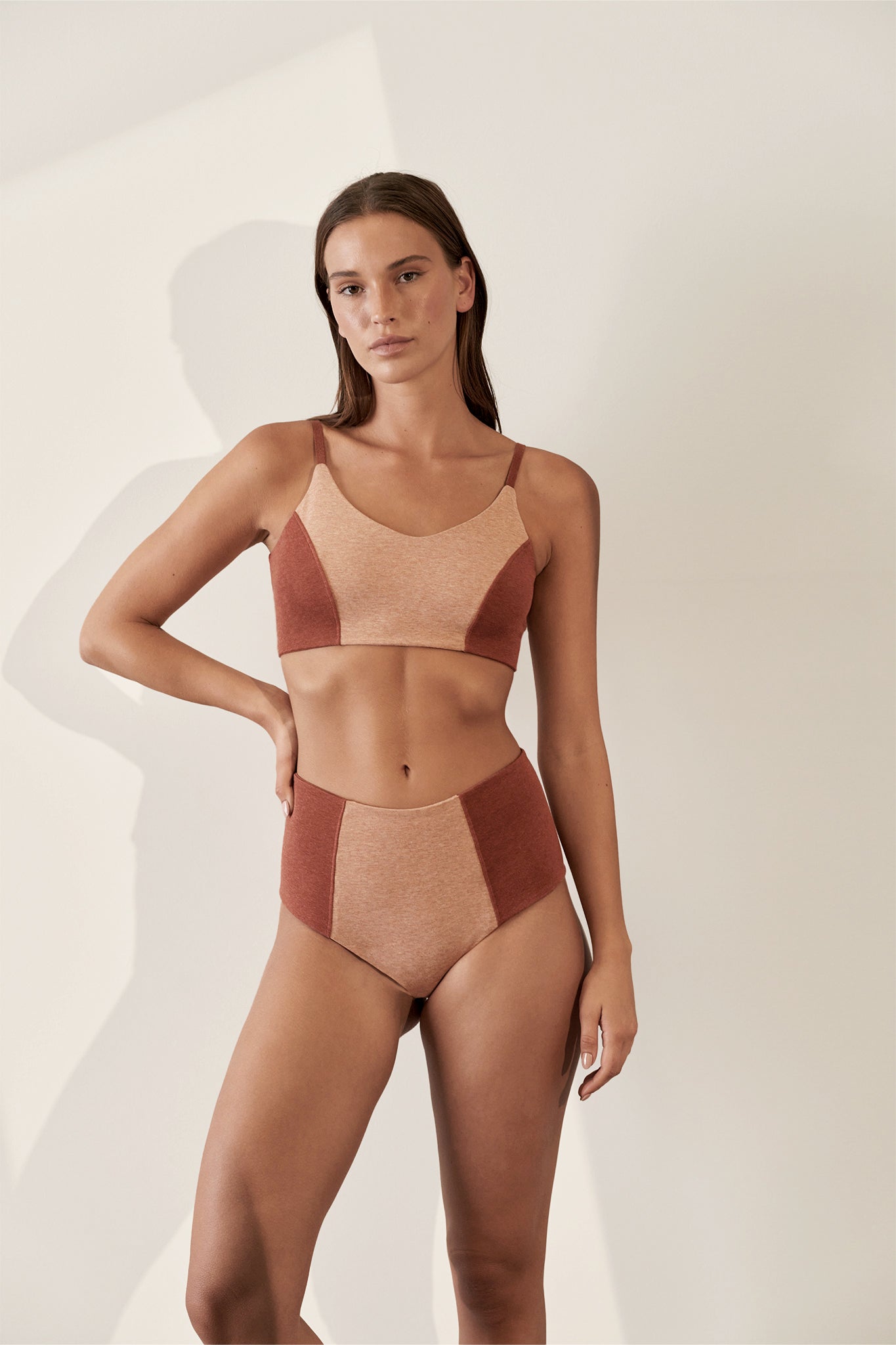 Contoured Crop Top Organic Cotton Rib / Nude & Rust